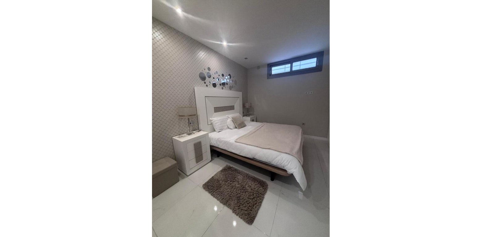 Sale - Villa - Villamartin - 