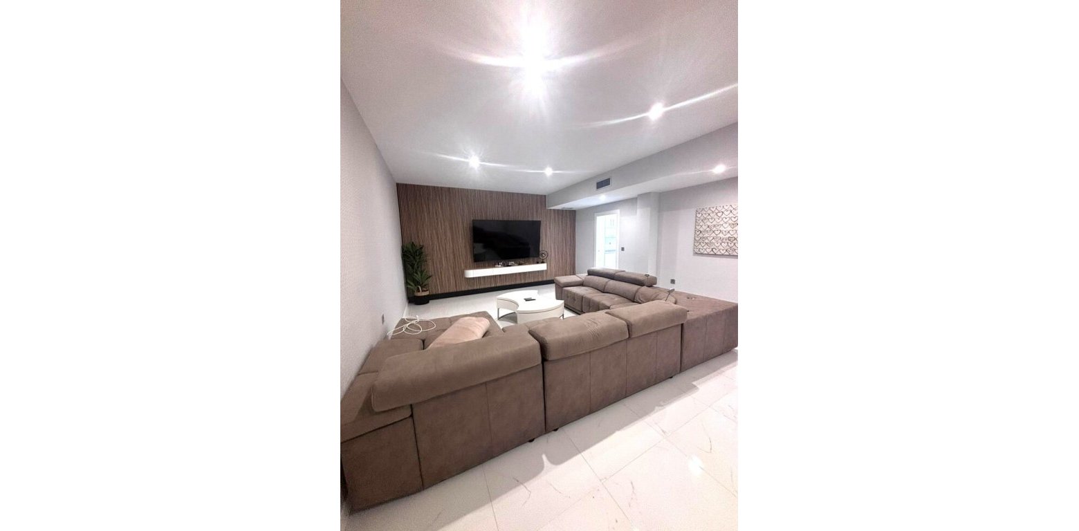 Sale - Villa - Villamartin - 