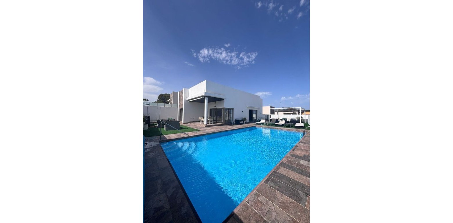 Sale - Villa - Villamartin - 