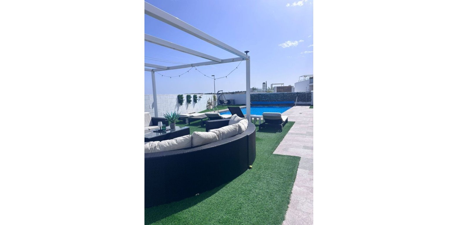 Sale - Villa - Villamartin - 