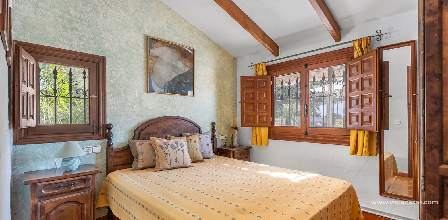 Resale - Villa - Cabo Roig