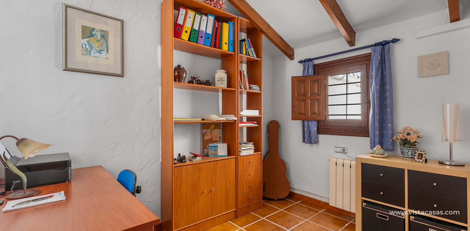 Resale - Villa - Cabo Roig