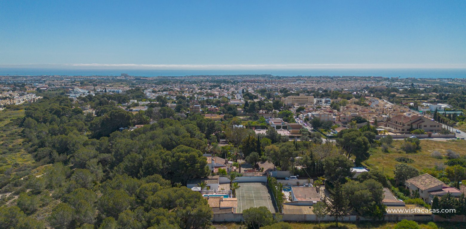 Resale - Villa - Cabo Roig