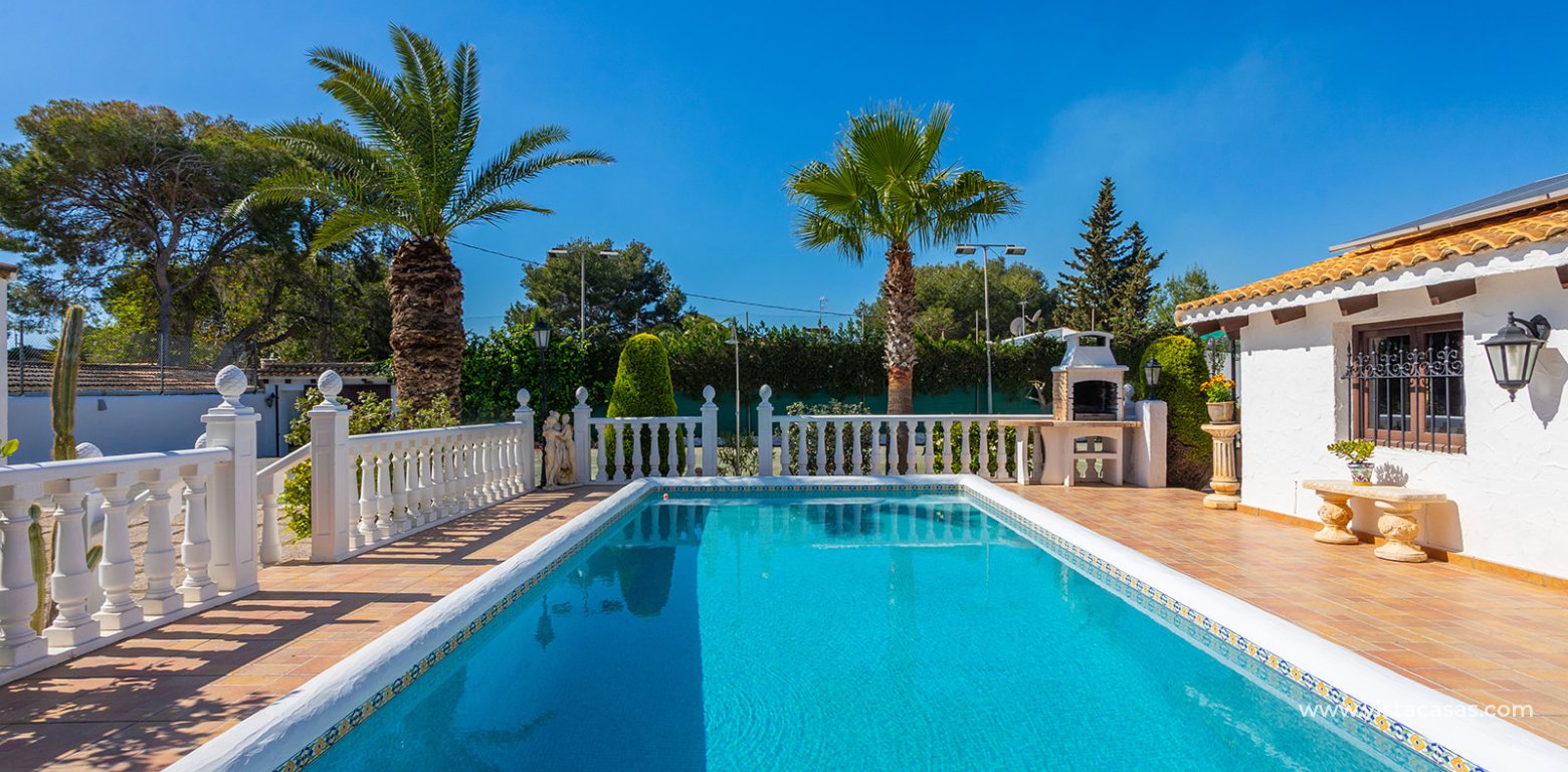 Resale - Villa - Cabo Roig