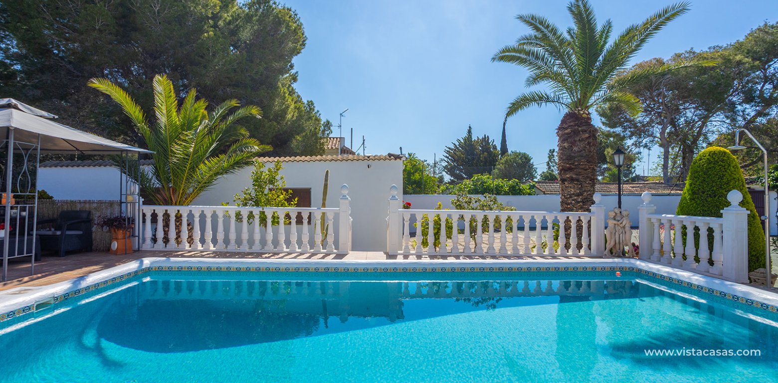 Resale - Villa - Cabo Roig