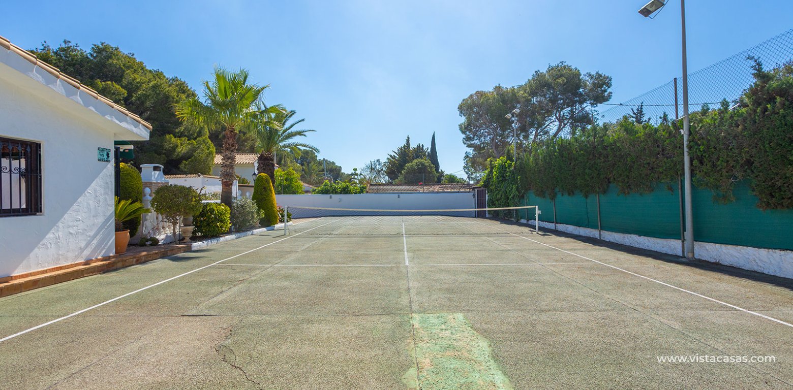 Resale - Villa - Cabo Roig