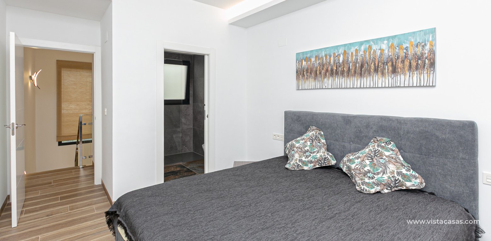 Venta - Chalet - Los Montesinos