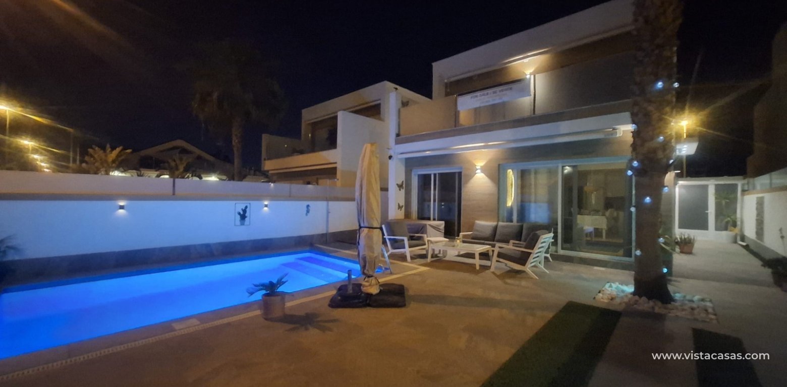 Sale - Villa - Pilar de la Horadada