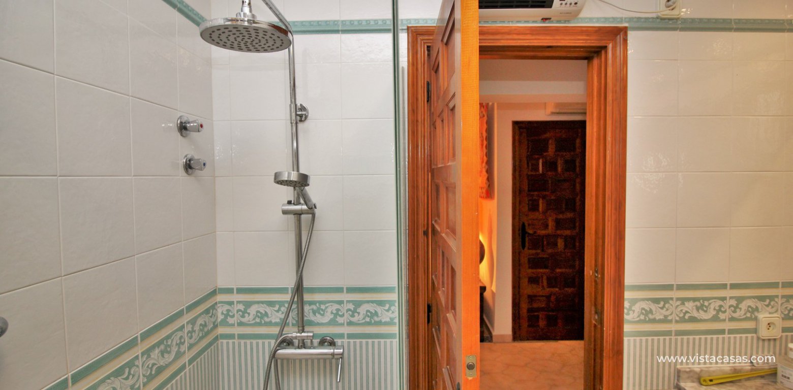 Detached villa for sale in Fortuna II Villamartin bathroom 3