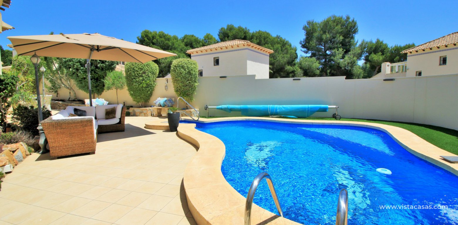 Detached villa for sale with private pool in Las Rambas golf pool
