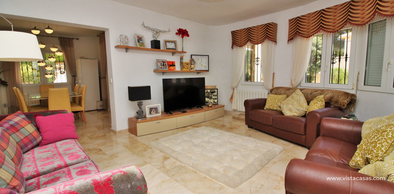 Detached villa for sale with private pool in Las Rambas golf lounge