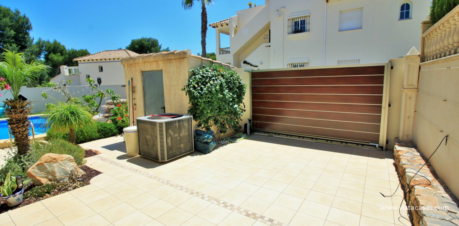 Detached villa for sale with private pool in Las Rambas golf off-road parking