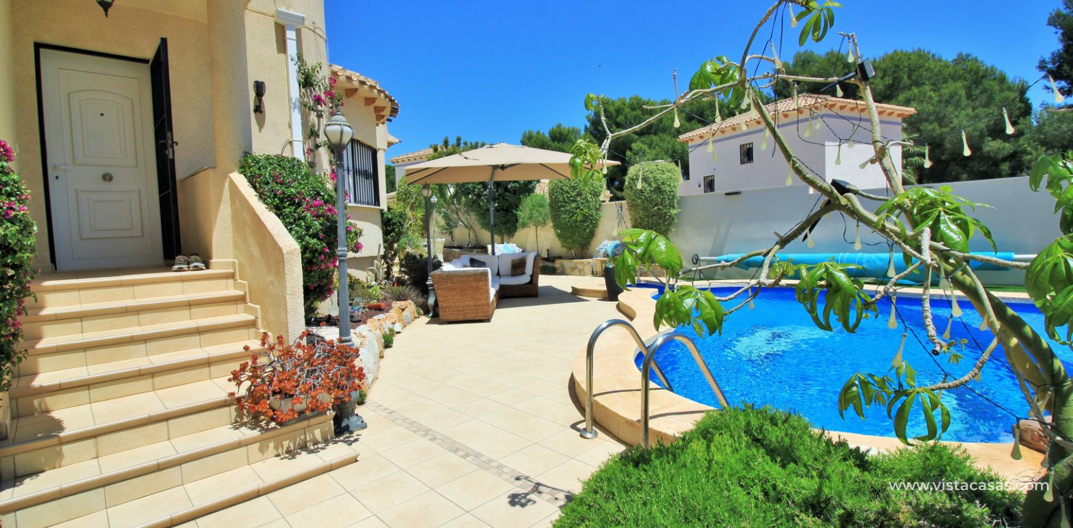 Detached villa for sale with private pool in Las Rambas golf south facing