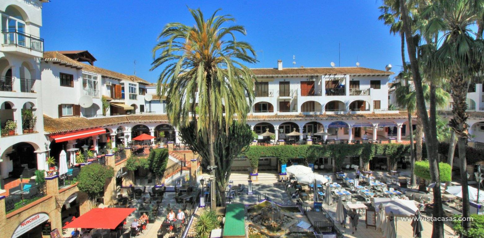Apartment for sale in the Villamartin Plaza overlooking the square