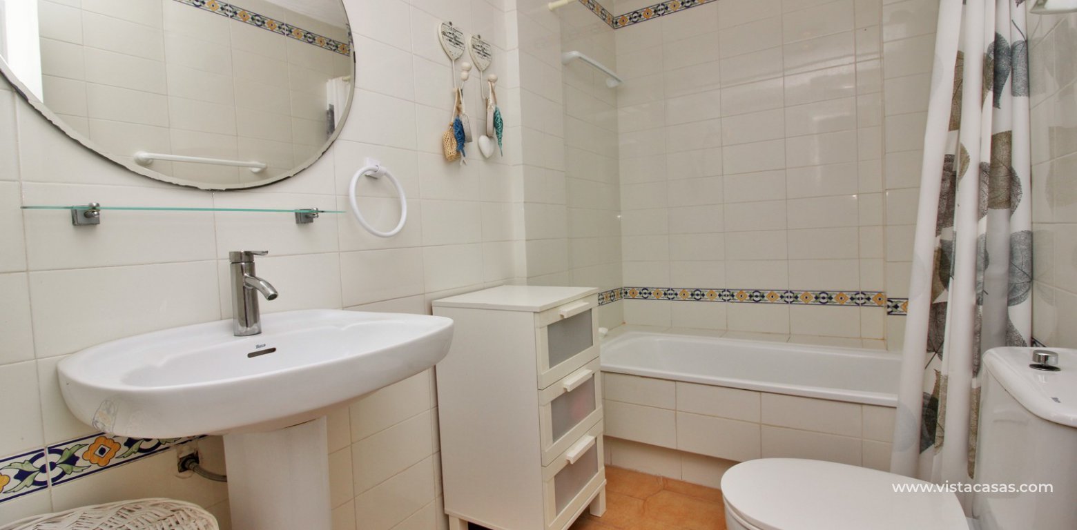 Apartment for sale in the Villamartin Plaza overlooking the square ensuite