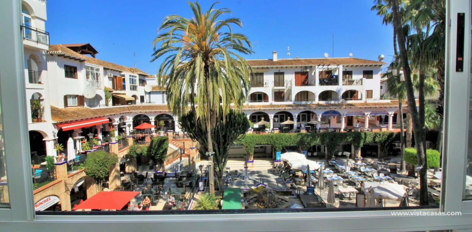 Apartment for sale in the Villamartin Plaza overlooking the square views