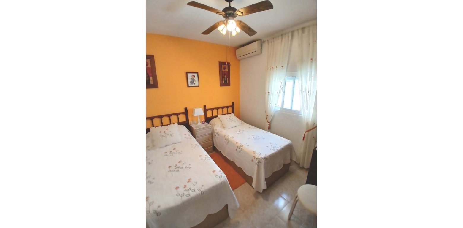 Resale - Villa - Villamartin