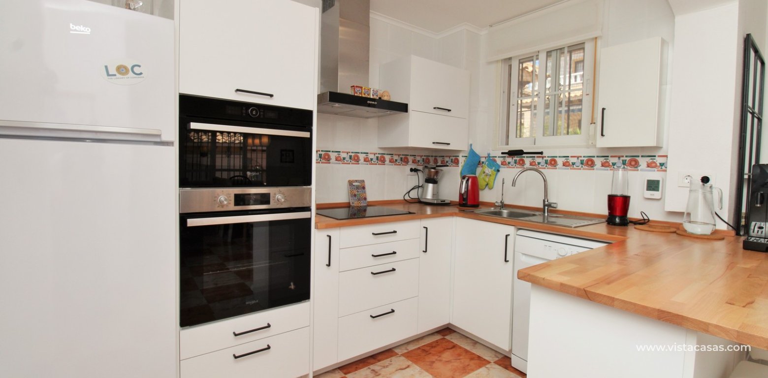 2 Bedroom Quad House For Sale in Lomas de Cabo Roig kitchen