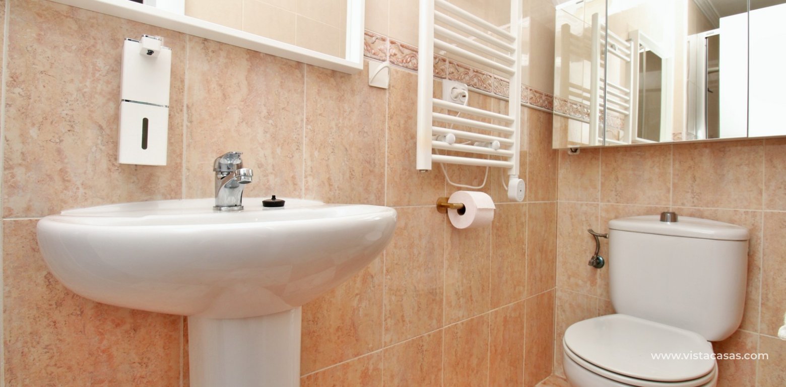 2 Bedroom Quad House For Sale in Lomas de Cabo Roig wc