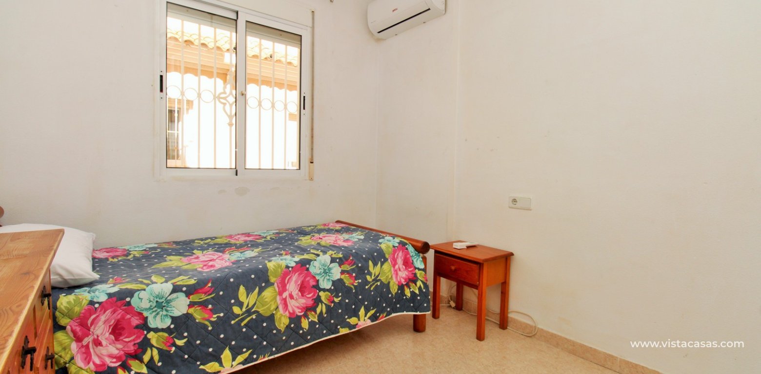2 Bedroom Townhouse in Florida Golf Villamartin twin bedroom