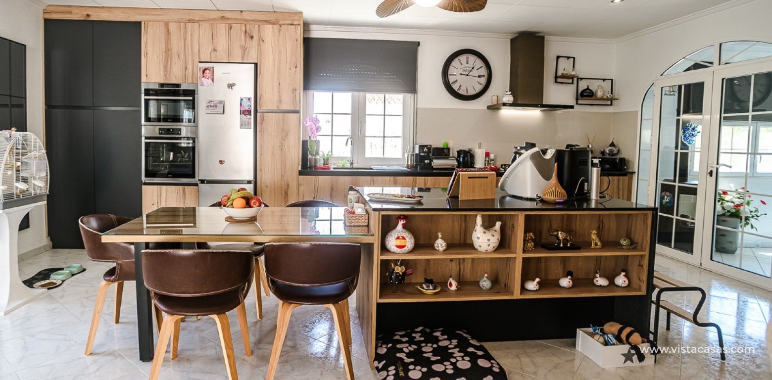 Resale - Villa - La Marina