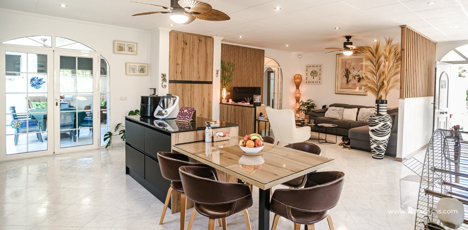 Resale - Villa - La Marina