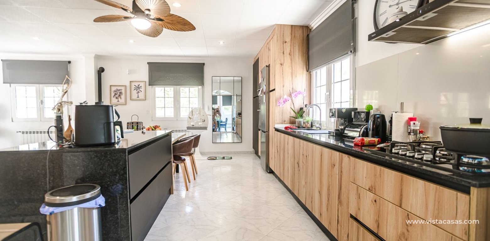 Resale - Villa - La Marina