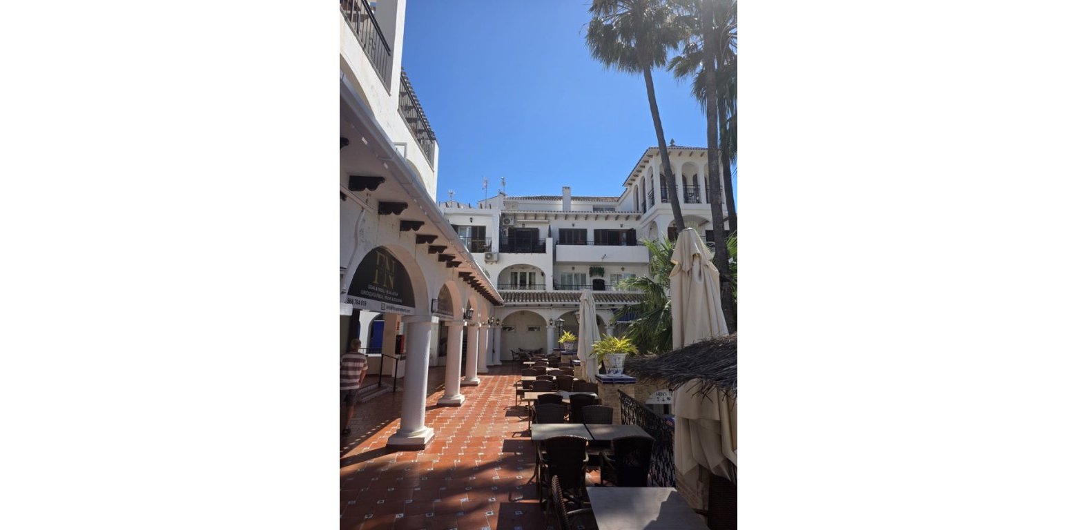 Resale - Apartment - Villamartin