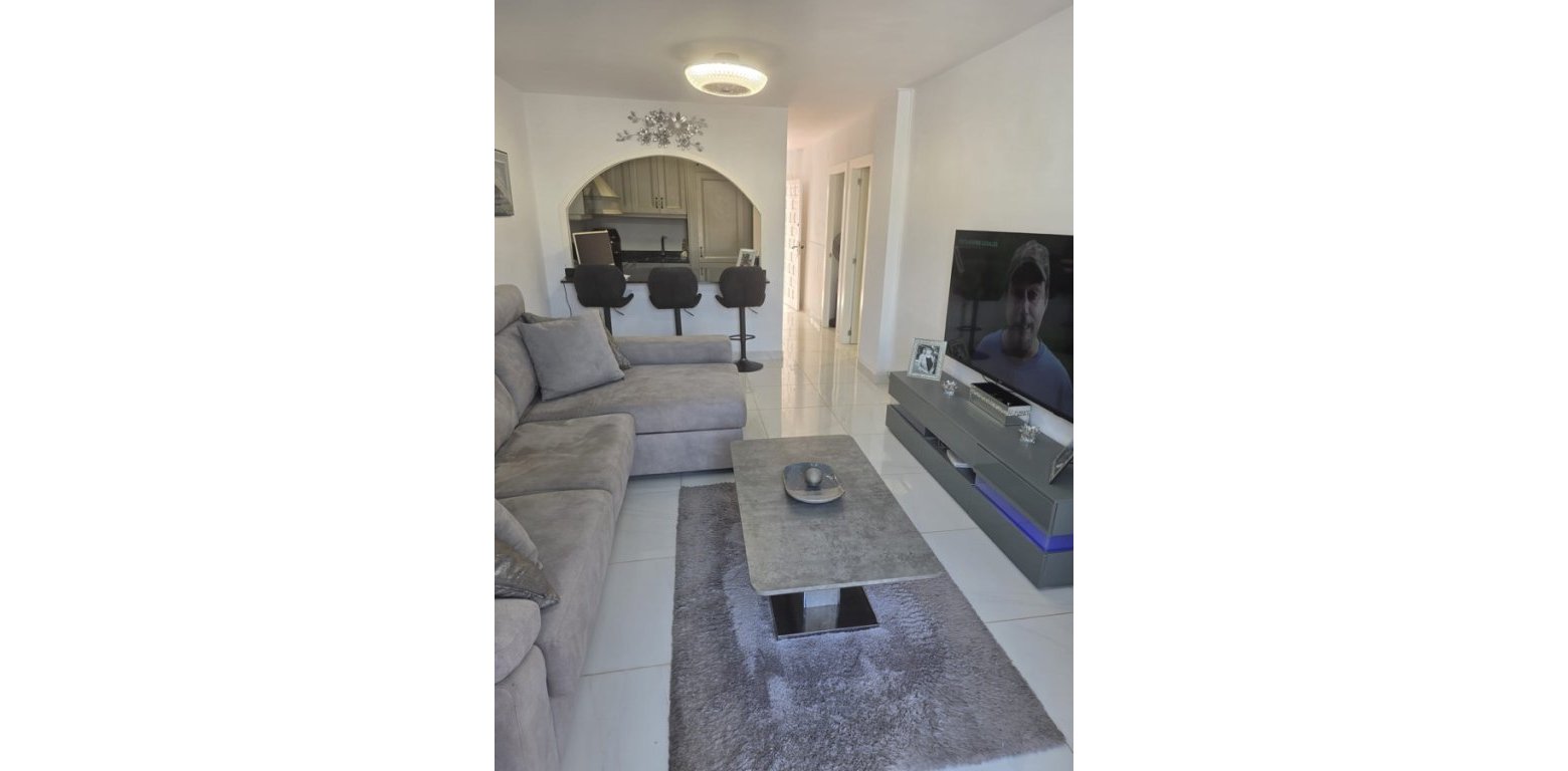 Resale - Apartment - Villamartin