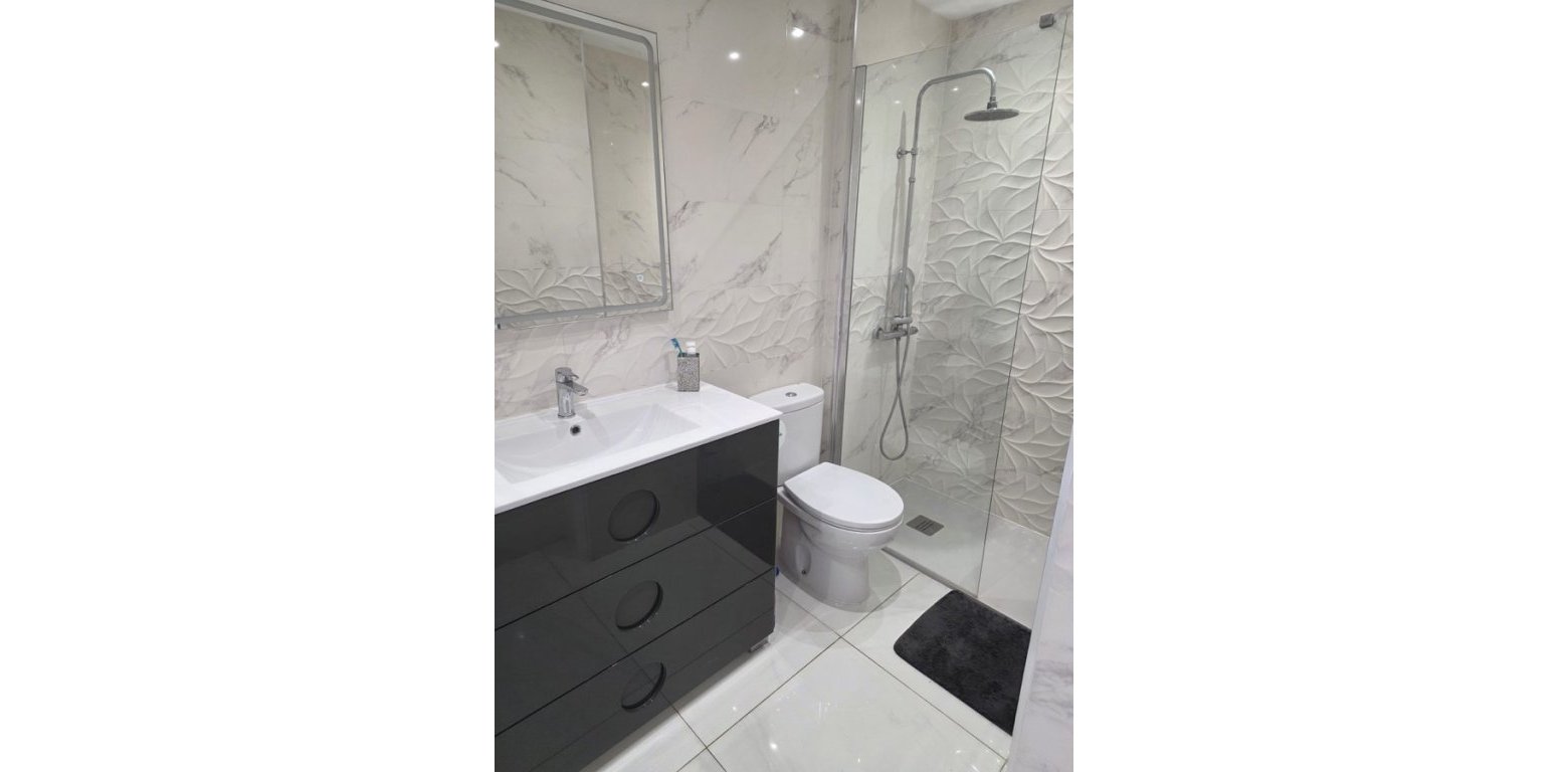 Resale - Apartment - Villamartin