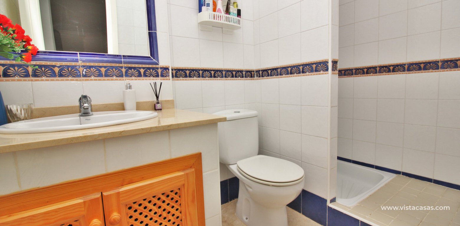 South facing apartment for sale in Los Dolses bathroom