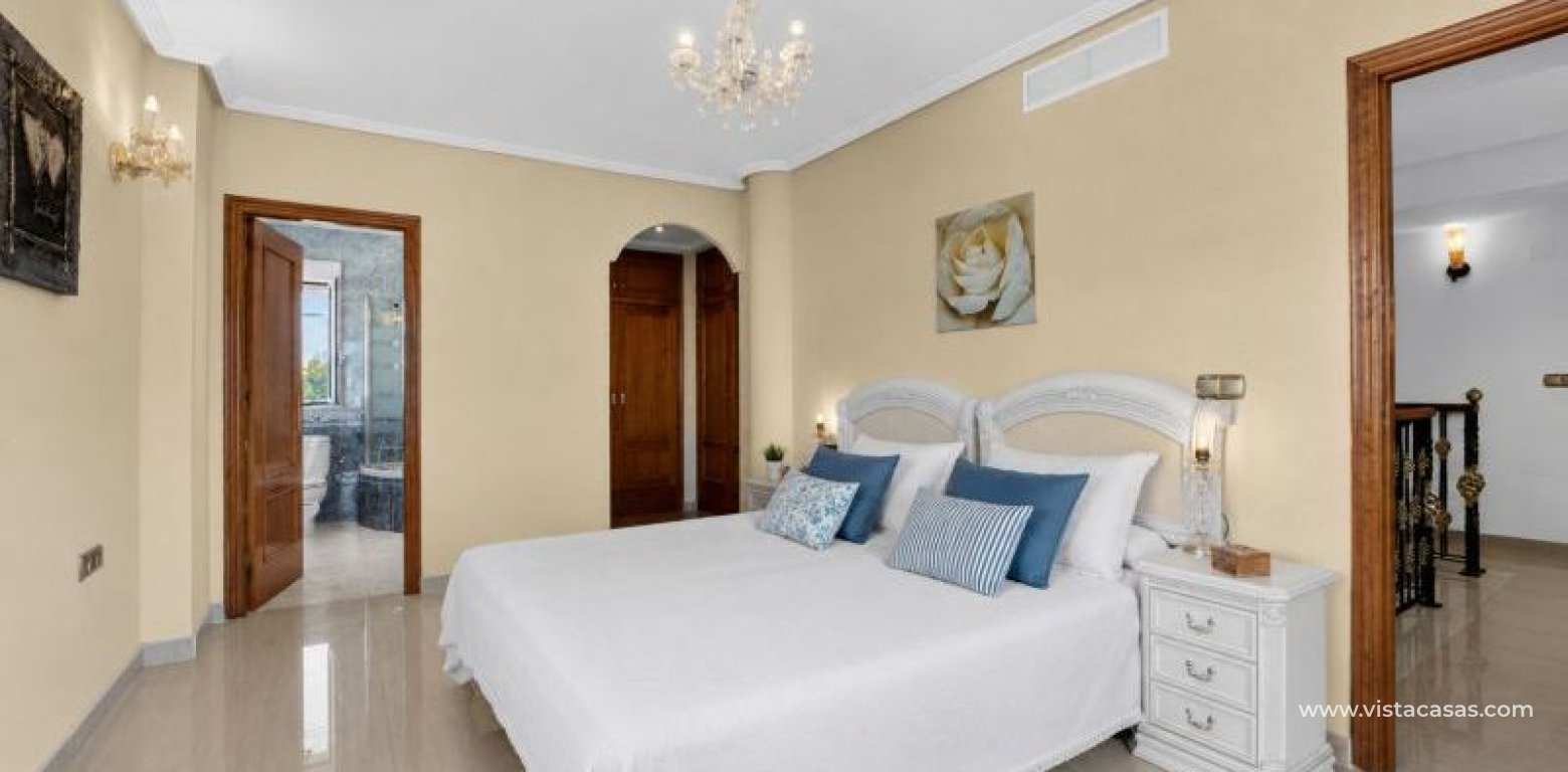 Sale - Villa - La Zenia