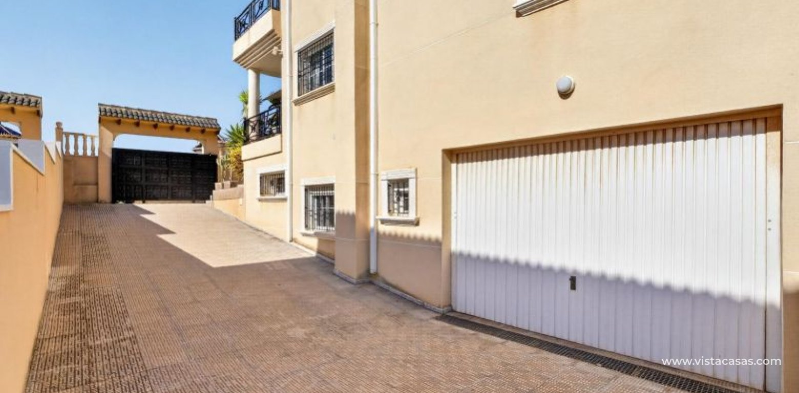 Sale - Villa - La Zenia