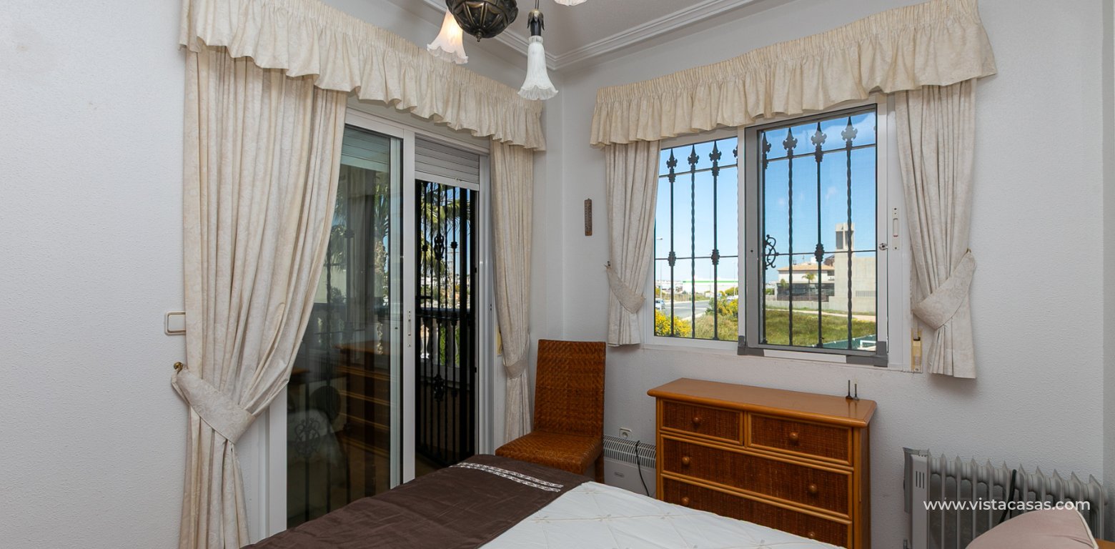 Venta - Chalet - La Zenia