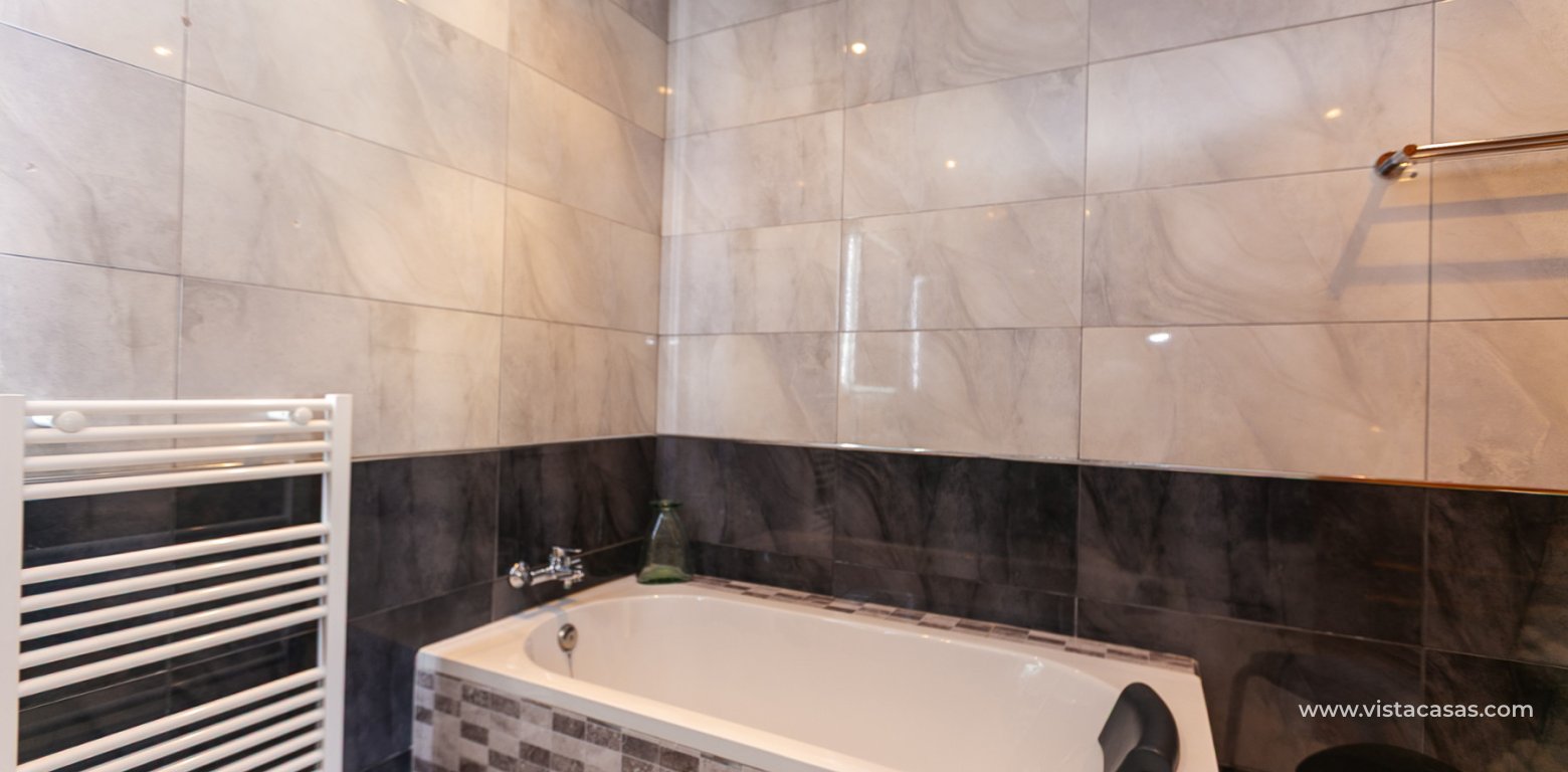 Resale - Villa - Los Balcones
