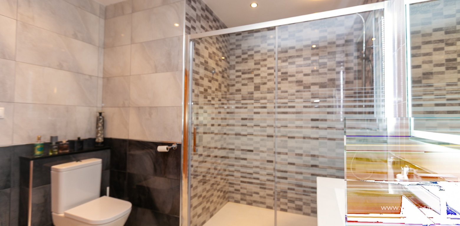 Resale - Villa - Los Balcones