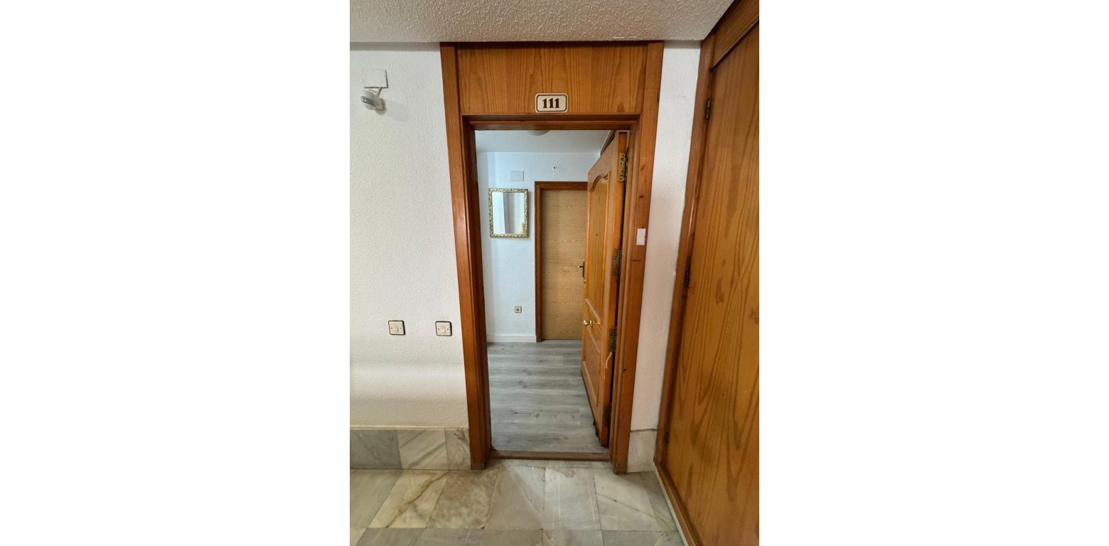 Resale - Apartment - Torrevieja - Playa de Los Locos-Curva del Palangre