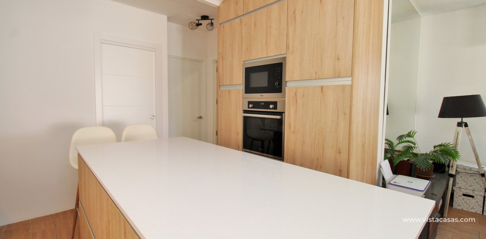Renovated 3 Bed Villa Near Villamartin Plaza kitchen 3