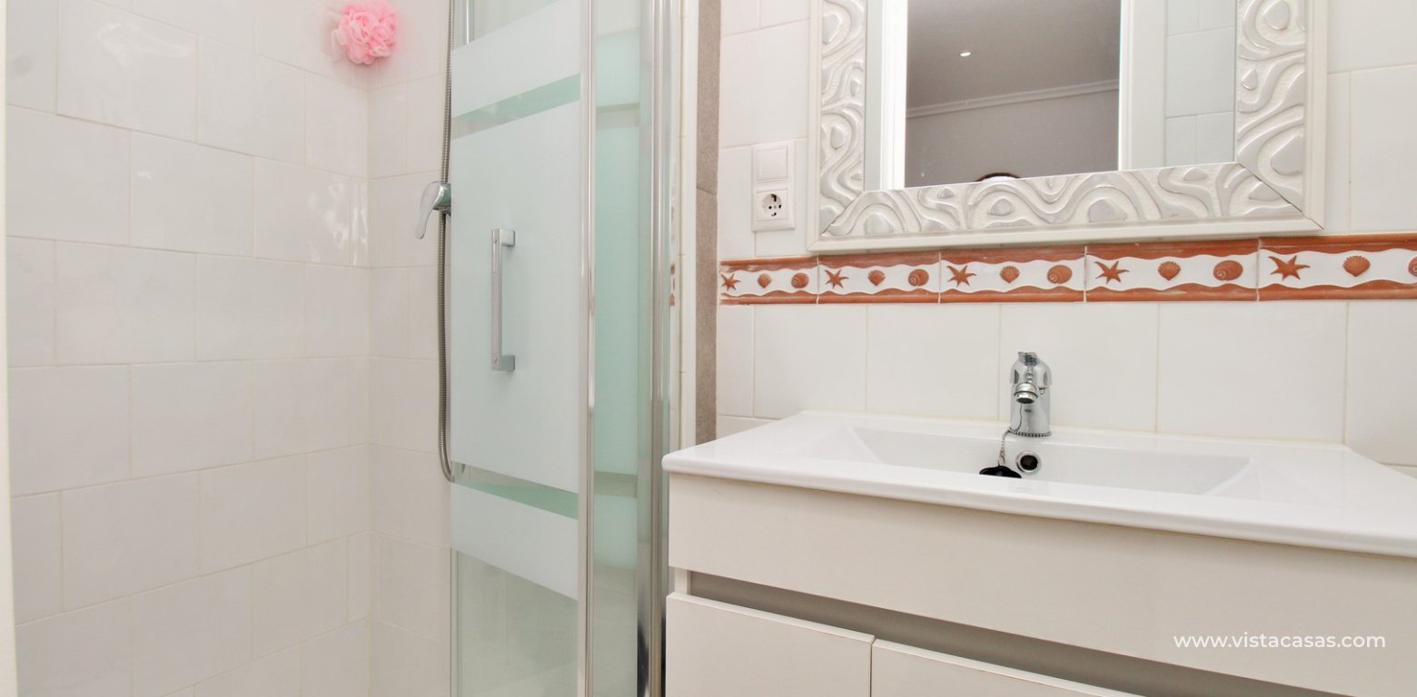 Sofia Townhouse For Sale in R1B Las Violetas Villamartin walk-in shower