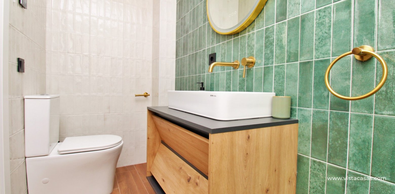 Fully Renovated Apartment 150m from Playa del Puerto For Sale Torre de la Horadada bathroom