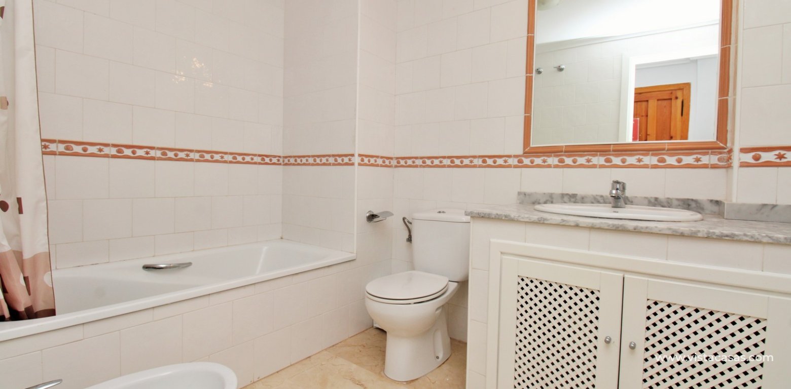 2 Bed Ground Floor Apartment in Brisas del Mar Villamartin bathroom