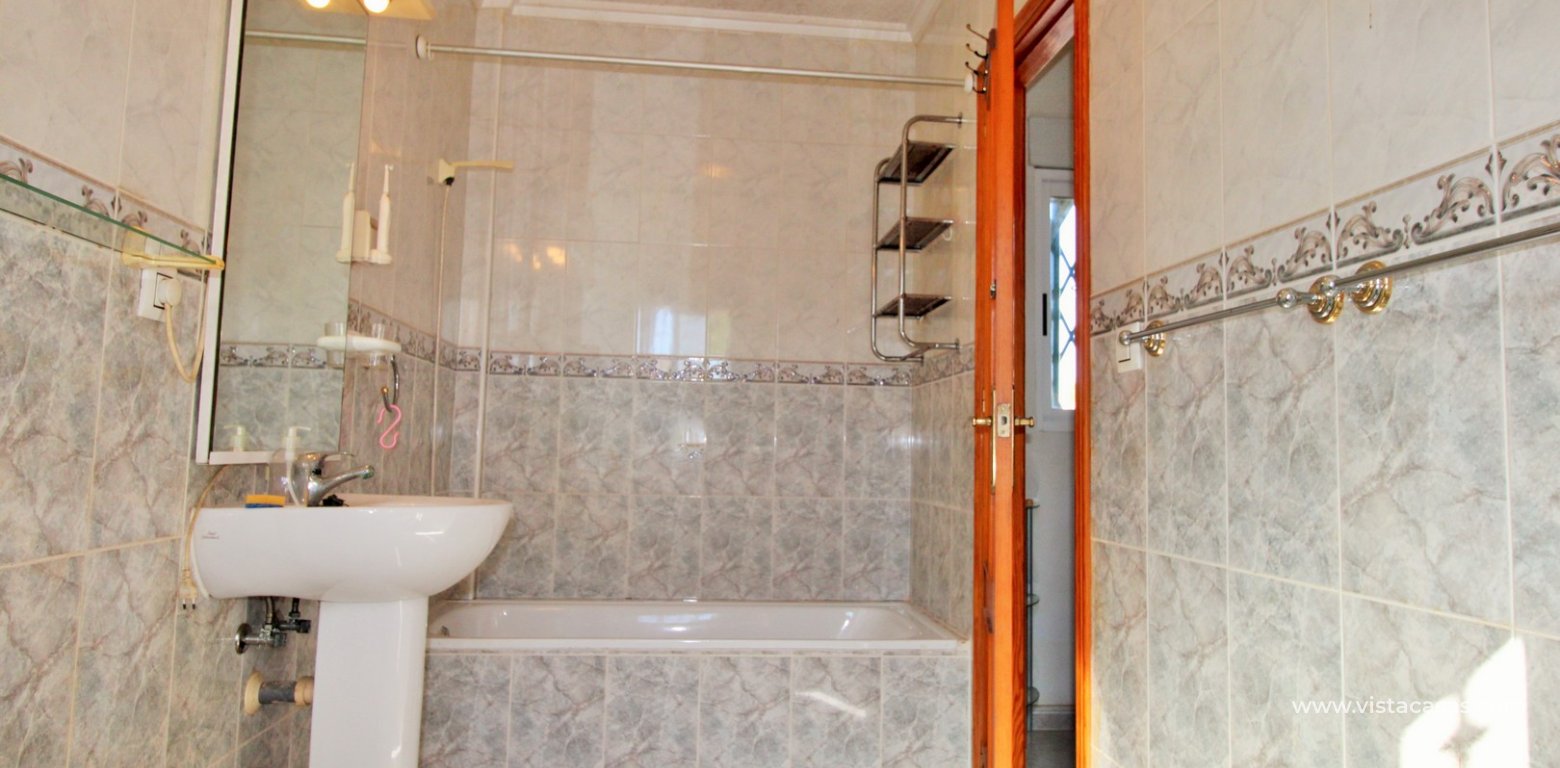 3 Bed Townhouse For Sale in Montegolf VI Villamartin upstairs bathroom 2
