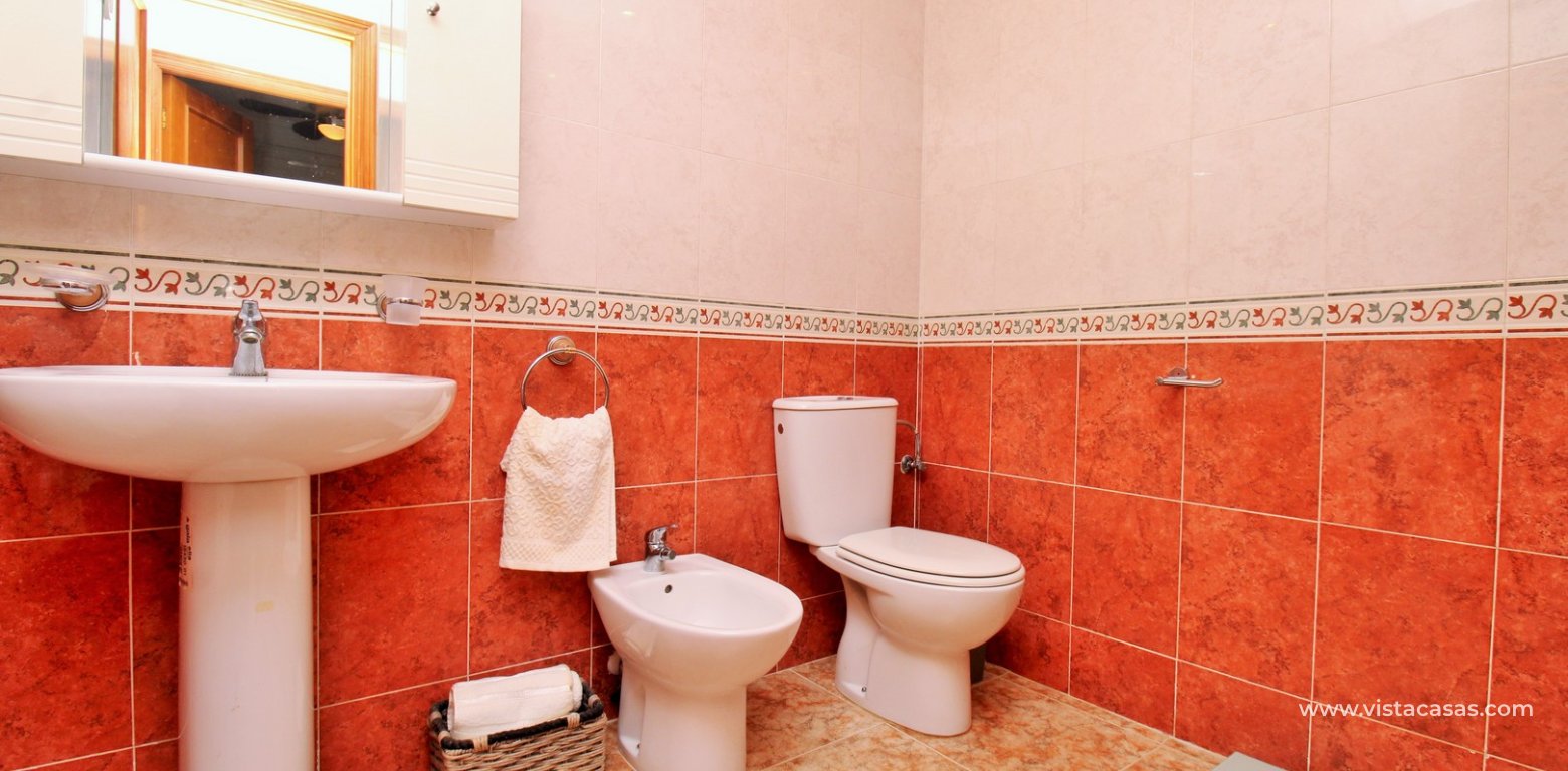 Ground Floor Apartment  For Sale in R1 La Ciñuelica Punta Prima bathroom