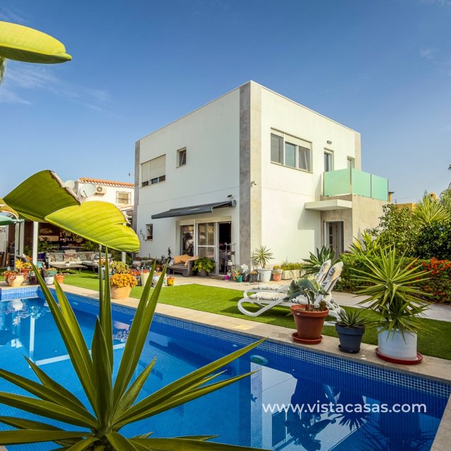 Villa - Sale - Torrevieja - Torretas
