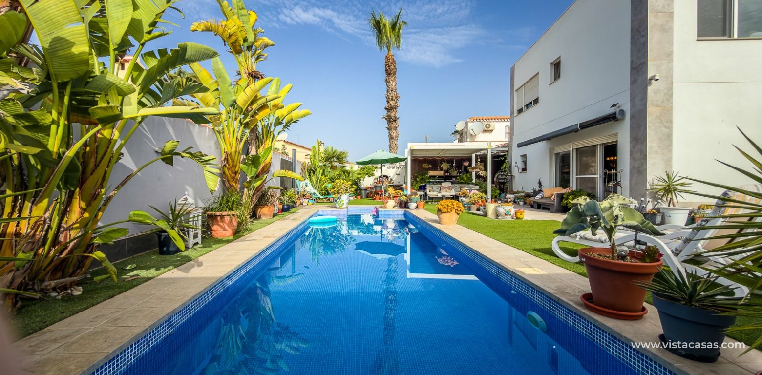 Sale - Villa - Torrevieja - Torretas
