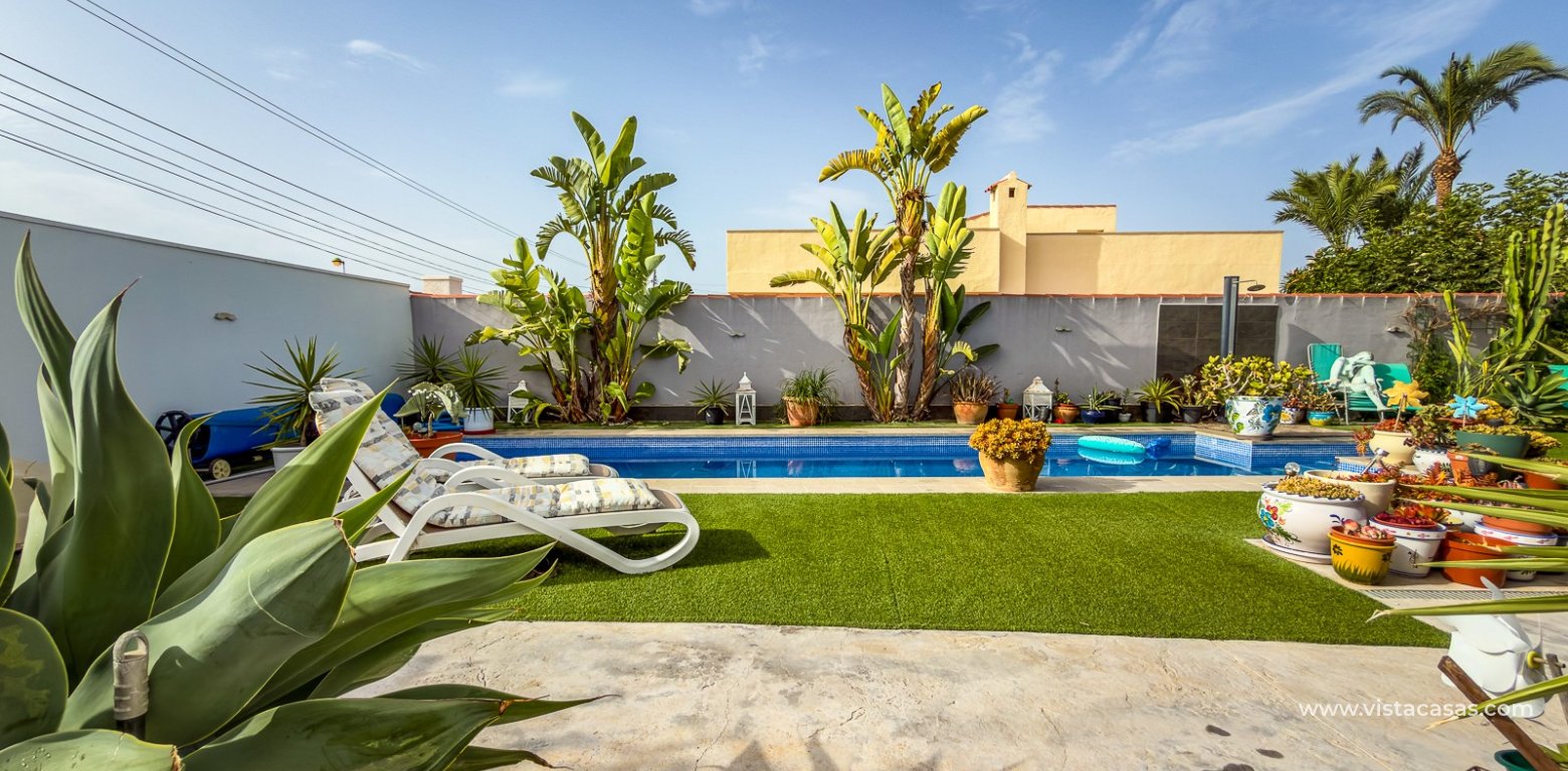 Sale - Villa - Torrevieja - Torretas