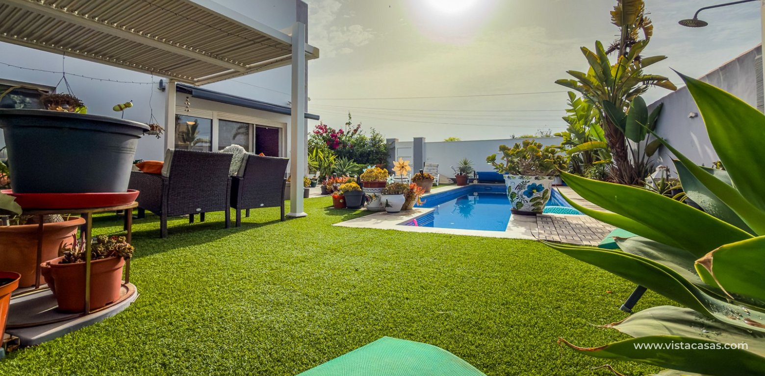 Sale - Villa - Torrevieja - Torretas
