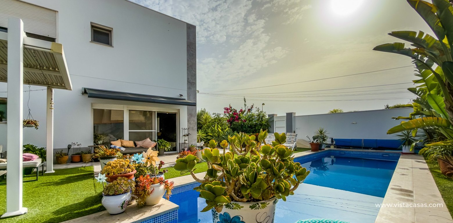 Sale - Villa - Torrevieja - Torretas