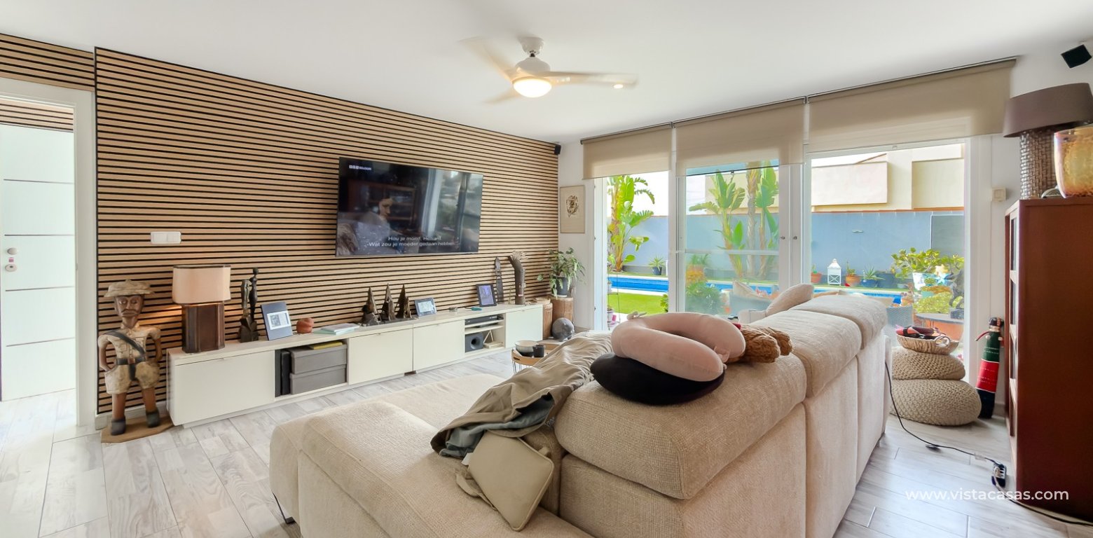 Sale - Villa - Torrevieja - Torretas