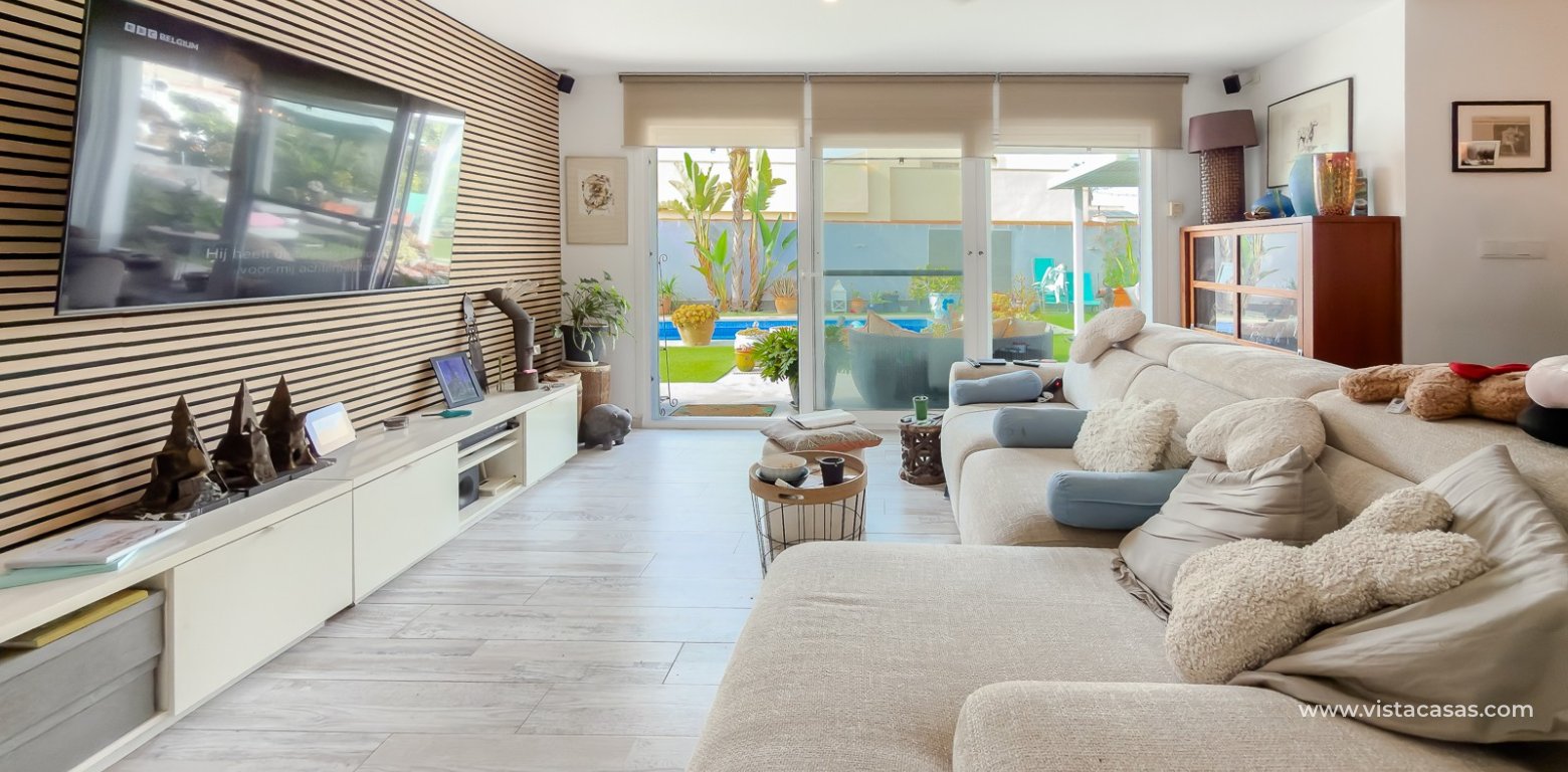 Sale - Villa - Torrevieja - Torretas